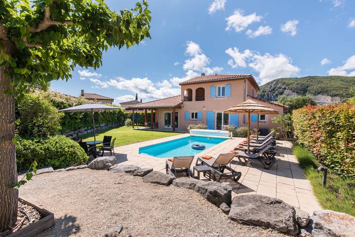 Gîte pour 8 personnes, avec piscine à Vallon-Pont-d'Arc - 4