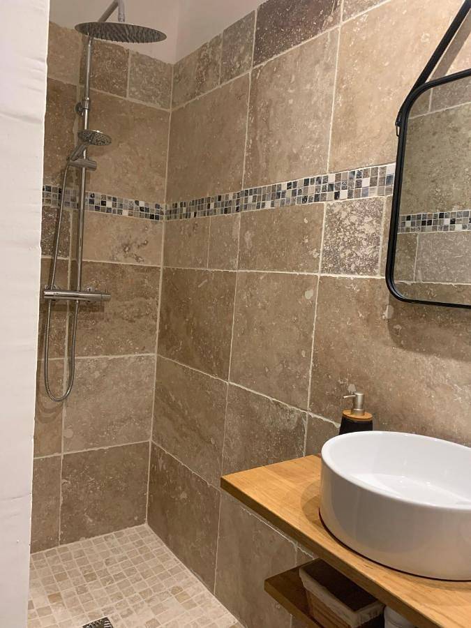 Chambre d’hôte pour 2 personnes, avec jardin ainsi que piscine et vue à Aigues-Mortes - 4