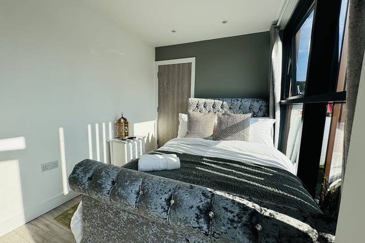 Bed and breakfast for 2 people in London