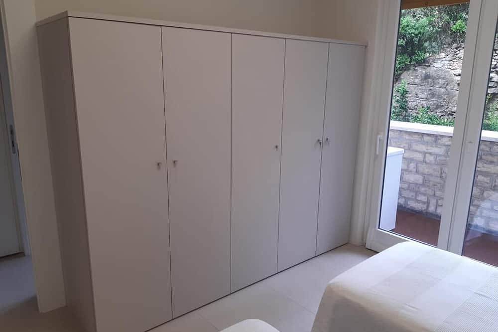 Entire apartment, Olive House 2 Sea view in Portovenere, Porto Venere Municipality