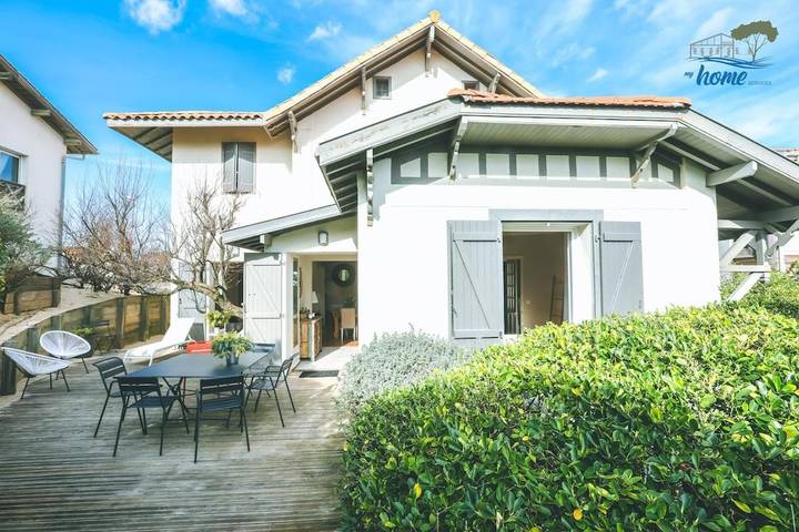 Villa voor 12 personen, met Terras en Tuin in Mimizan