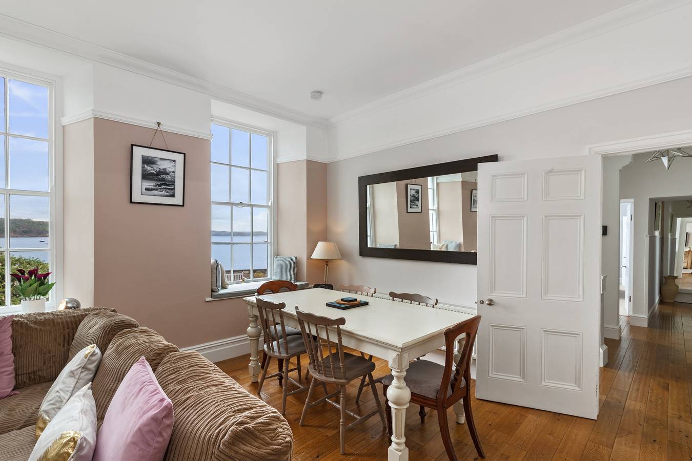 Ganze Wohnung, Ferienwohnung für 6 Personen mit Terrasse in Pembrokeshire