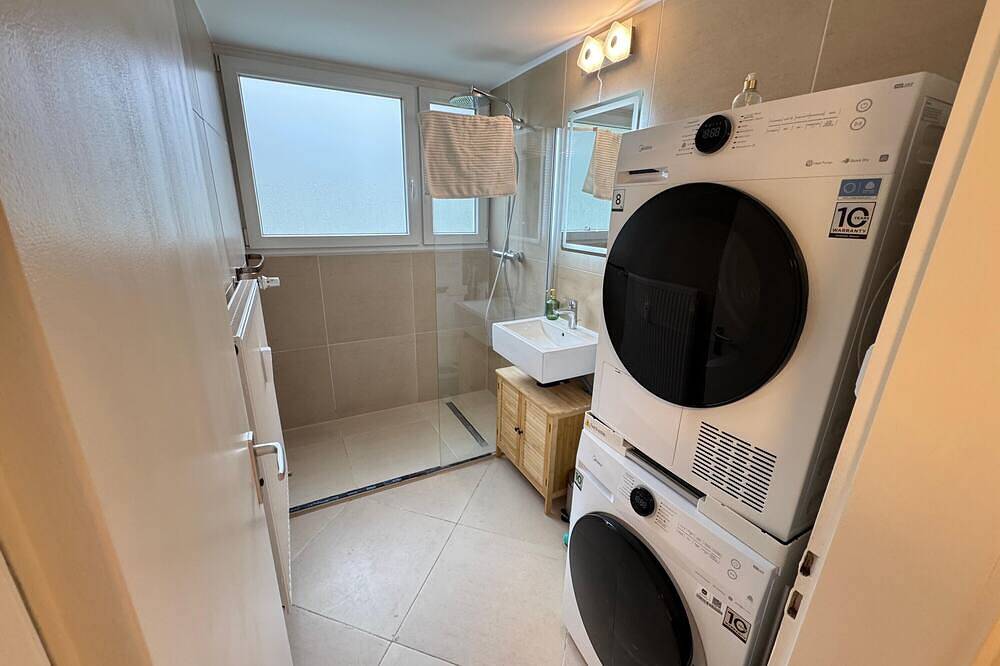 Ganze Wohnung, Apartment 'Geschäftsreisetraum' mit privater Terrasse und Wlan in Heidenheim, Stuttgart Region