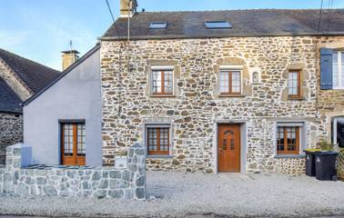 Gîte pour 9 personnes, avec jardin et terrasse à Quettehou