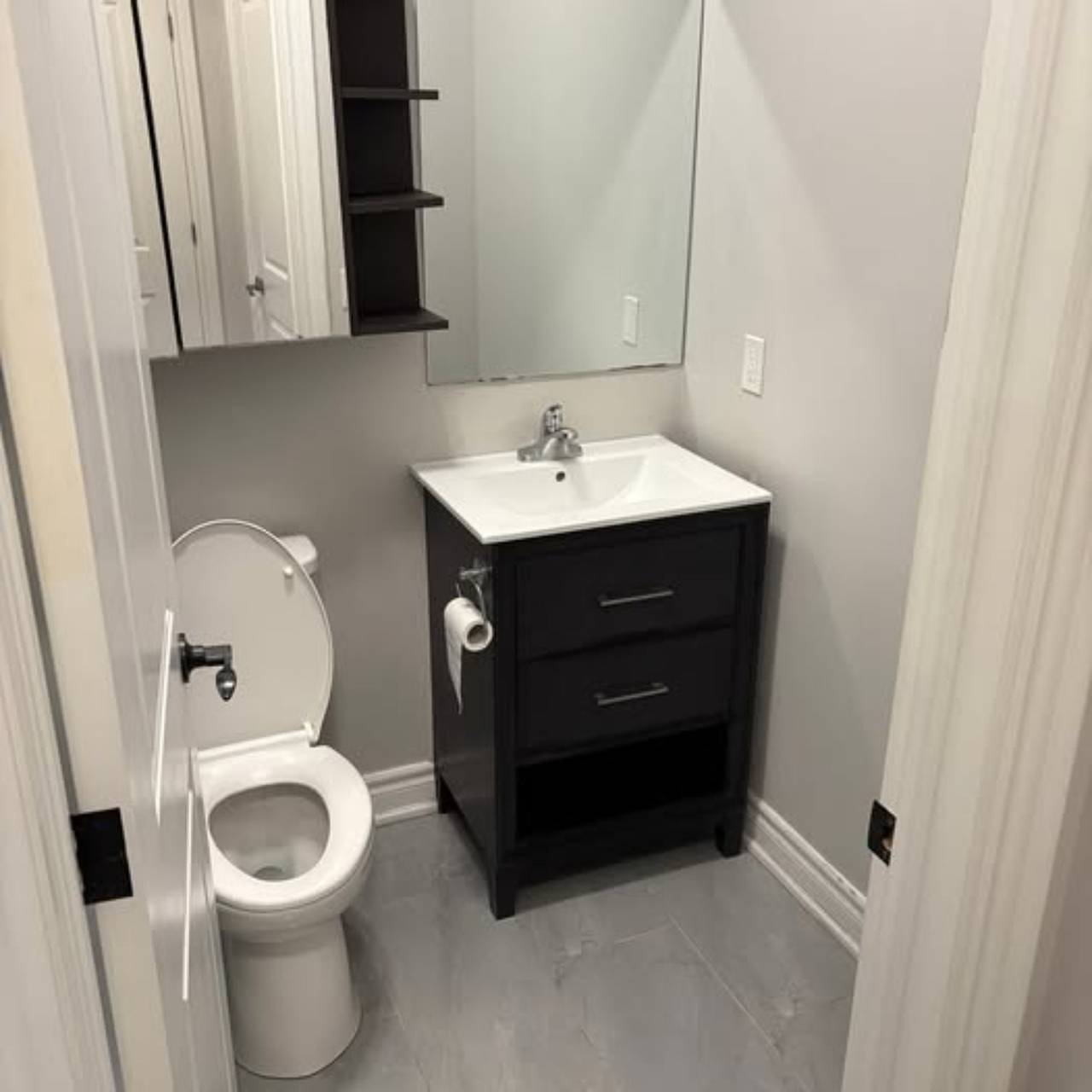 Apartamento entero, Habitación privada con instalaciones propias en el apartamento de Toronto in Scarborough (Toronto), Toronto