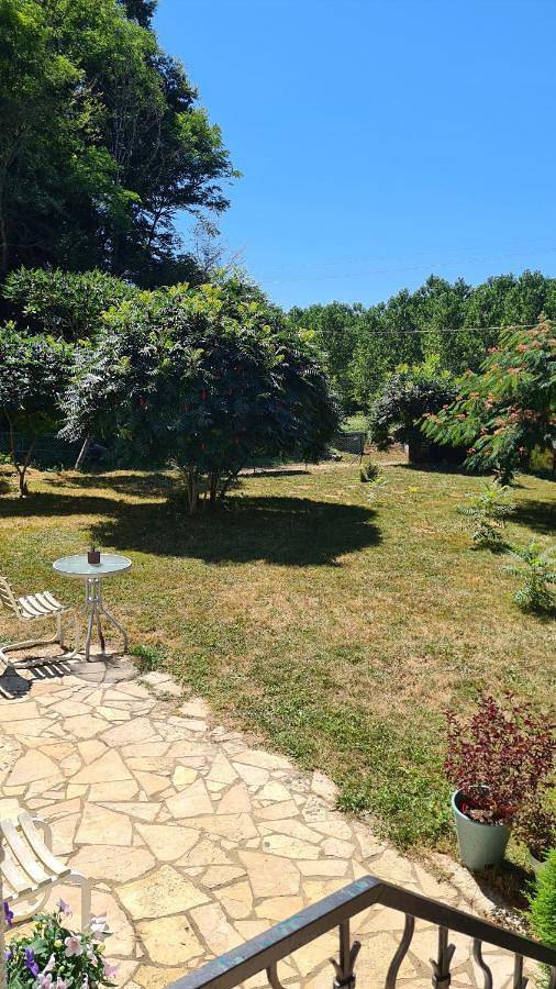 Location de vacances pour 2 personnes, avec jardin et vue à Frayssinet-le-Gélat - 4