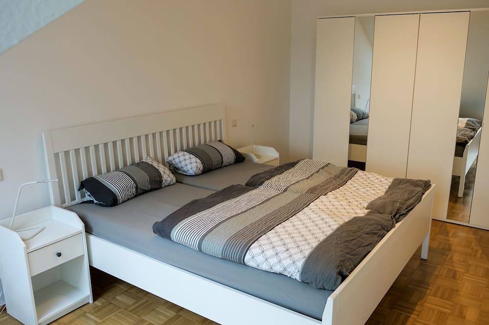 Ganze Wohnung, Studio-Appartment mit Panoramablick auf das Rheintal in Lahnstein, Osteifel
