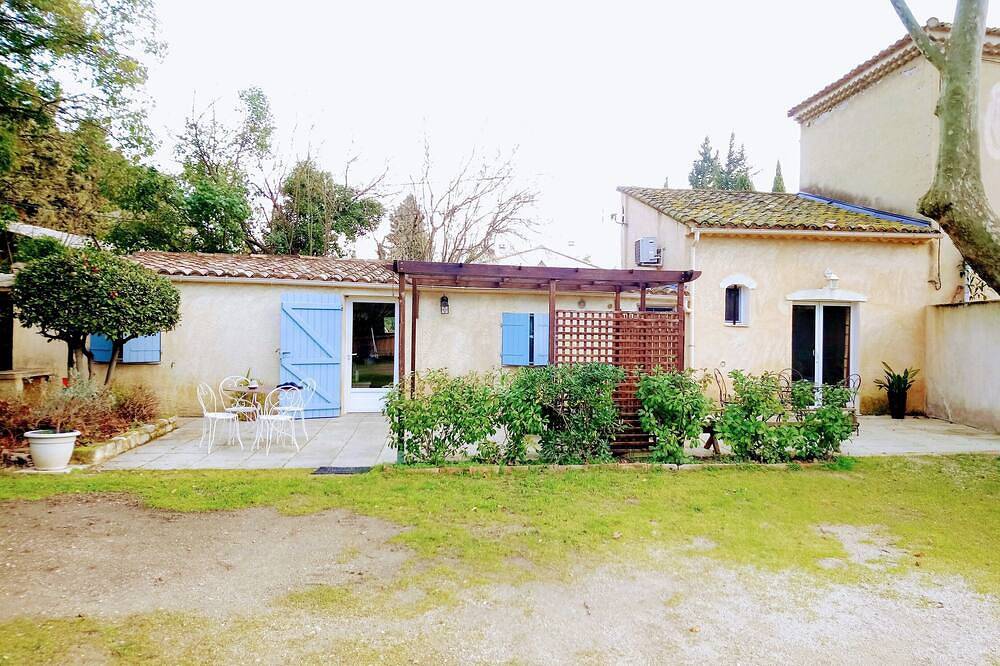 Villeneuve lez Avignon , à la campagne, joli pavillont2 40m2. in Villeneuve-lès-Avignon, Région de Nîmes