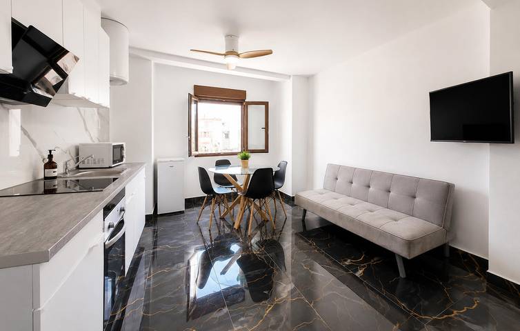 Apartamento vacacional entero, Acogedor apartamento con wifi y aparcamiento cerca del centro de Villar del Arzobispo in Villar del Arzobispo, Provincia de Valencia