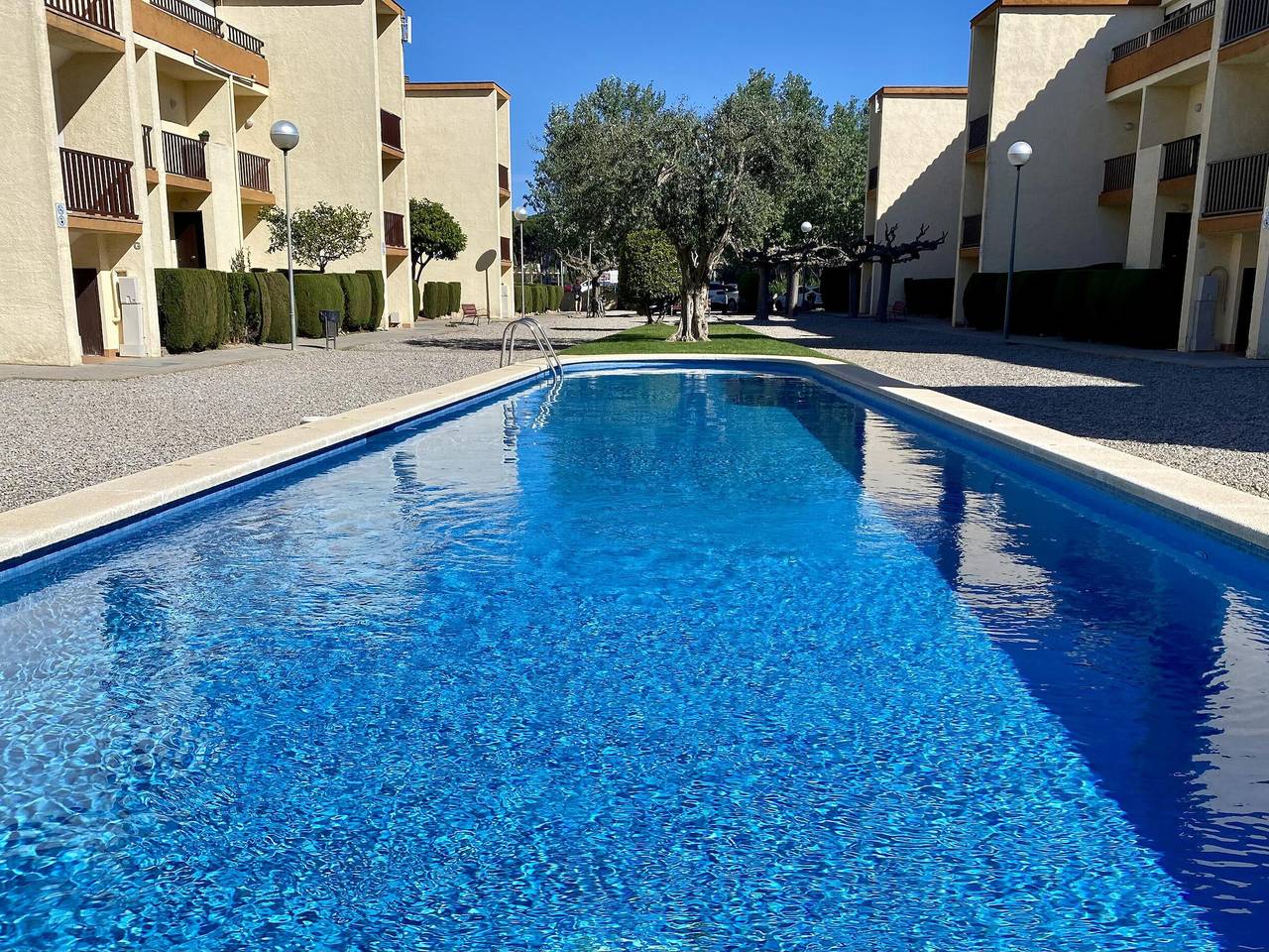 Apartamento entero, Encantador dúplex en L'Escala con aire acondicionado cerca de Empúries in La Escala, Alt Empordà