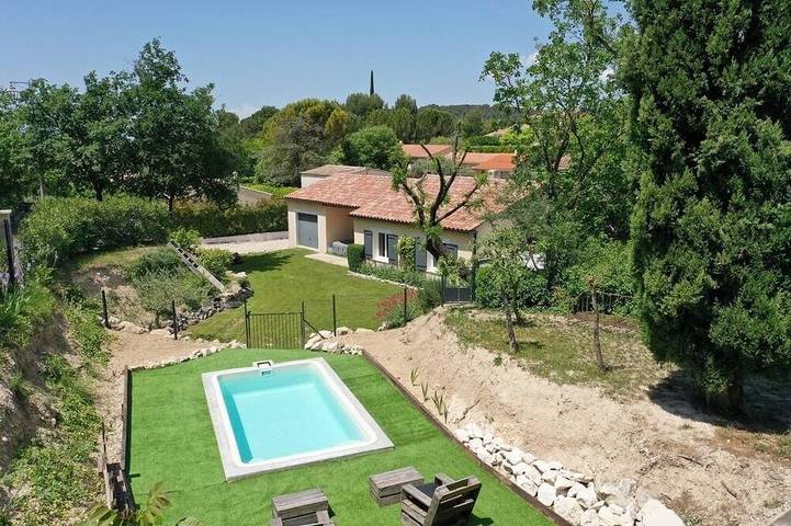Location de vacances pour 6 personnes, avec Terrasse et Jardin à Malemort-du-Comtat