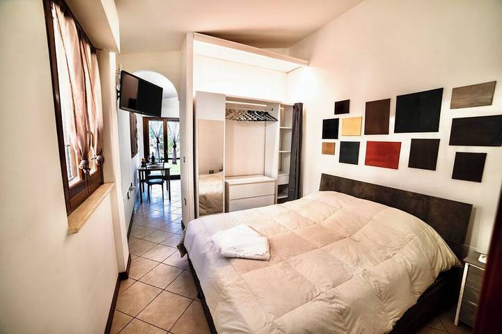Appartement entier, Two-room apartment with private garden 4 km from Marmore Falls. in Terni, Province de Terni