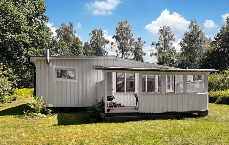 Ferienhaus für 4 Personen mit Terrasse in Ljungby, Bolmen