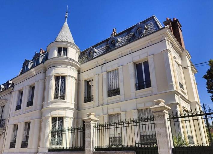 Gîte pour 10 personnes, avec vue à Nemours
