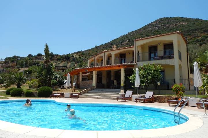 Villa per 15 persone, con giardino - 1