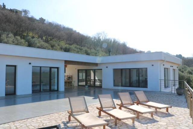 Location de vacances pour 11 personnes, avec piscine ainsi que jacuzzi et jardin à Petacciato - 3