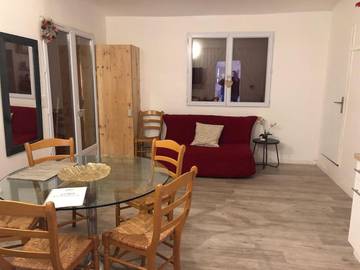 Gîte pour 6 personnes, avec piscine ainsi que jardin et jacuzzi à Rousset
