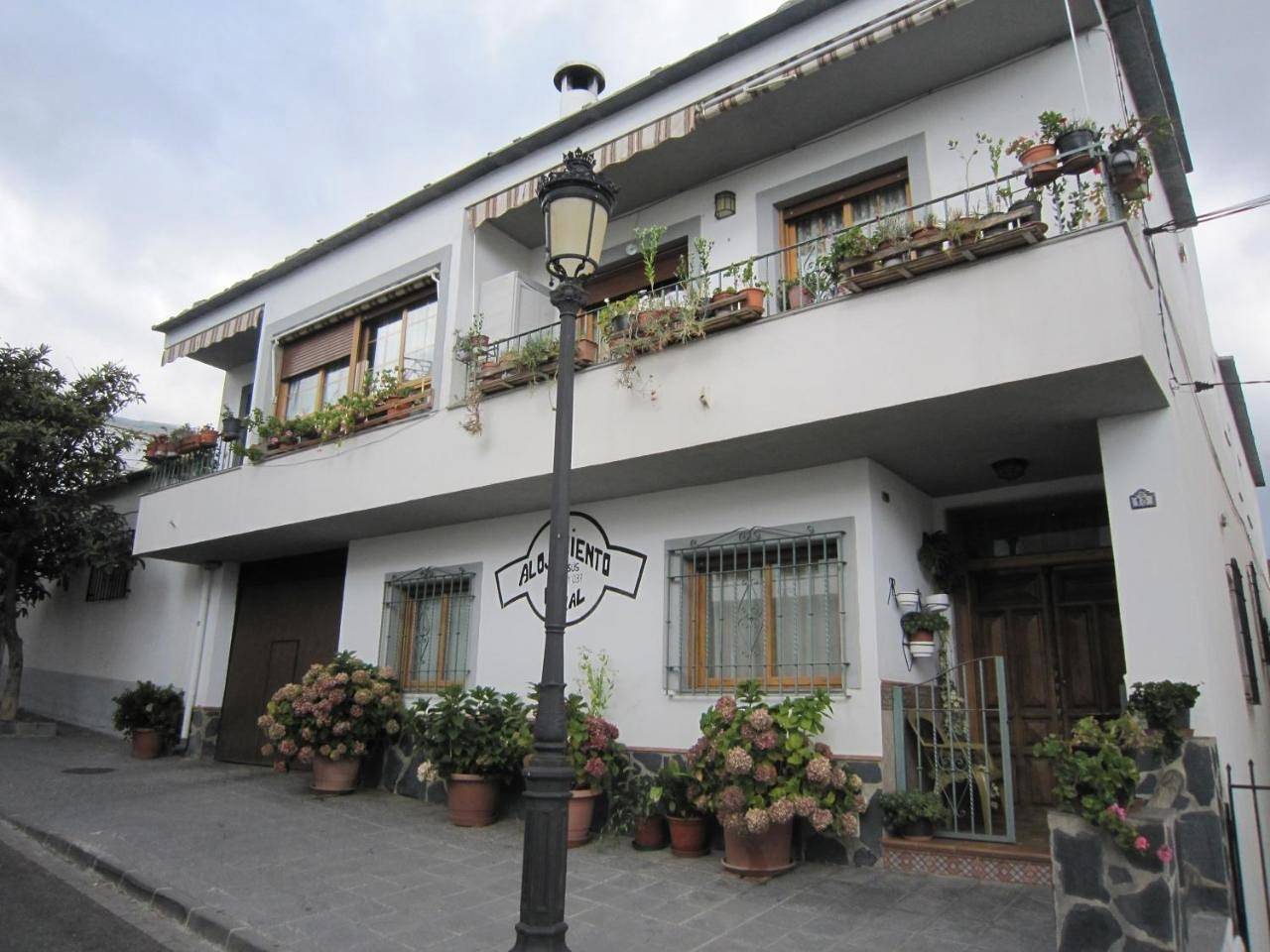 Apartamento entero, One-Bedroom Apartment with Mountain View in Pórtugos, Cordillera Penibética