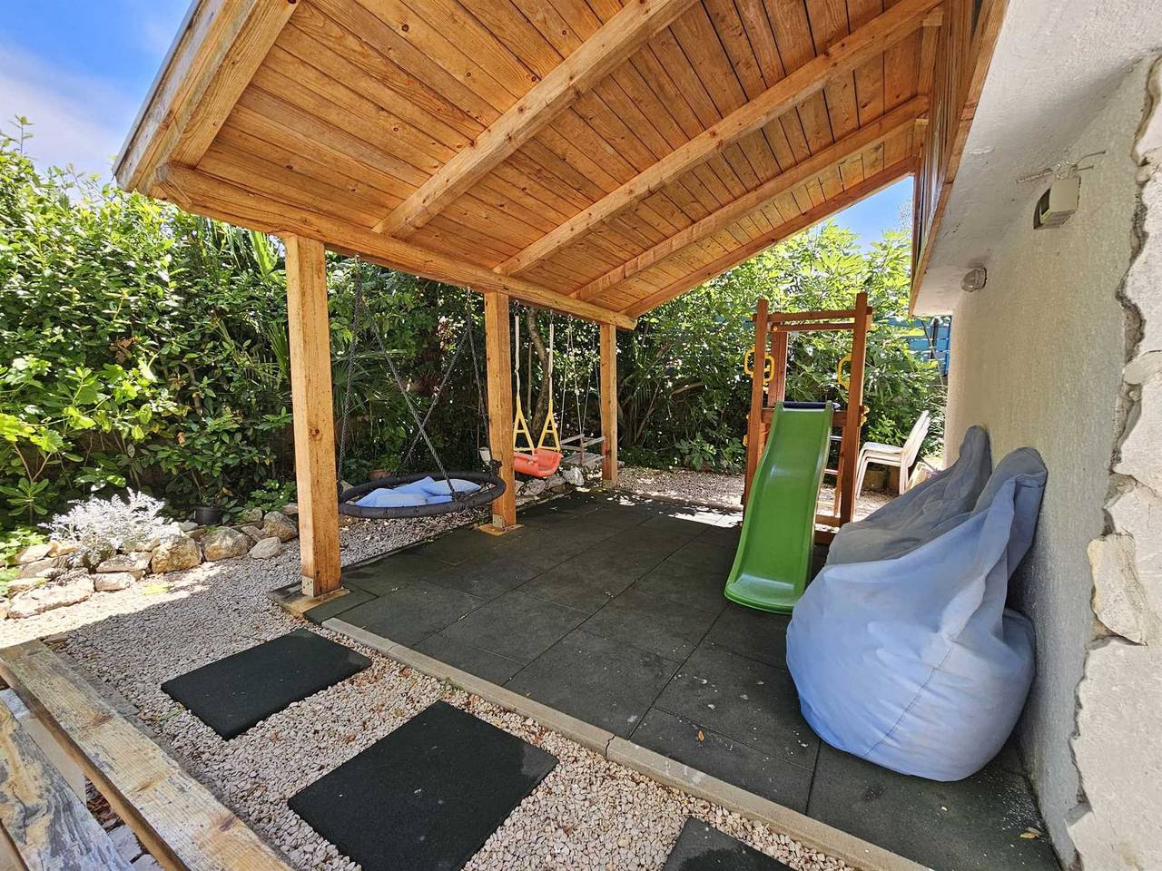 Ganze Wohnung, Apartment Mirko 2 mit Pool in Malinska-Dubašnica, Krk