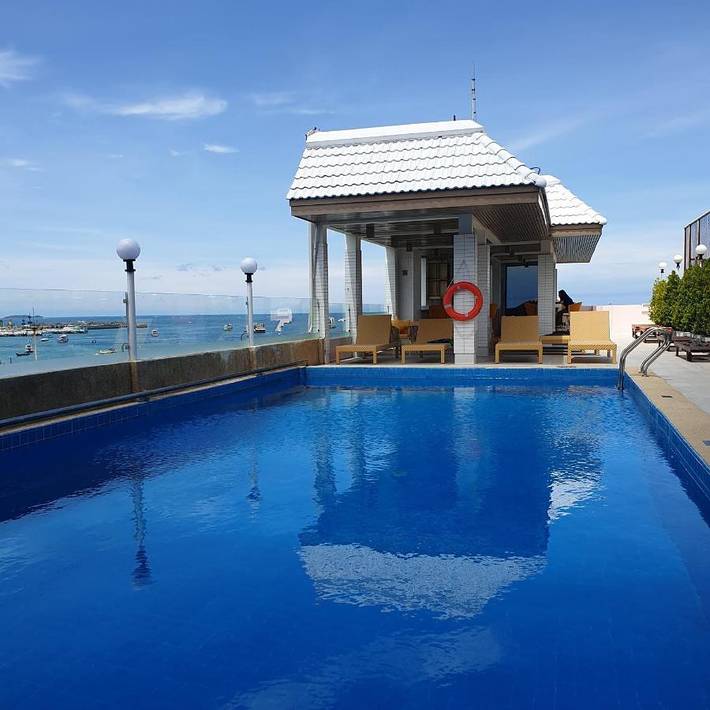Hôtel pour 2 personnes, avec vue ainsi que terrasse et piscine dans Pattaya South