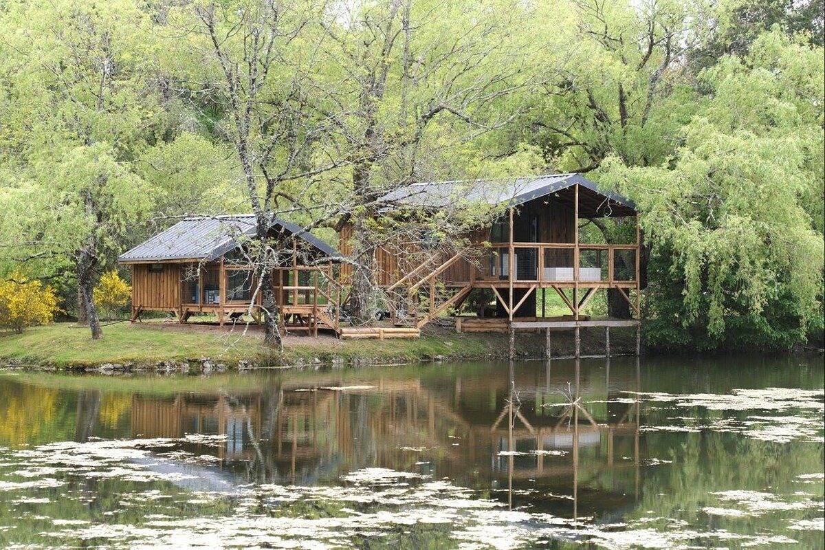 Gîte les Cabanes de Lara – "Cape Town + Maupiti/Île" in Ménesplet, Périgord Blanc