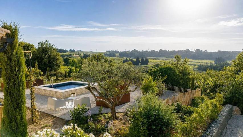 Maison de vacances pour 2 personnes, avec terrasse ainsi que vue et piscine - 1