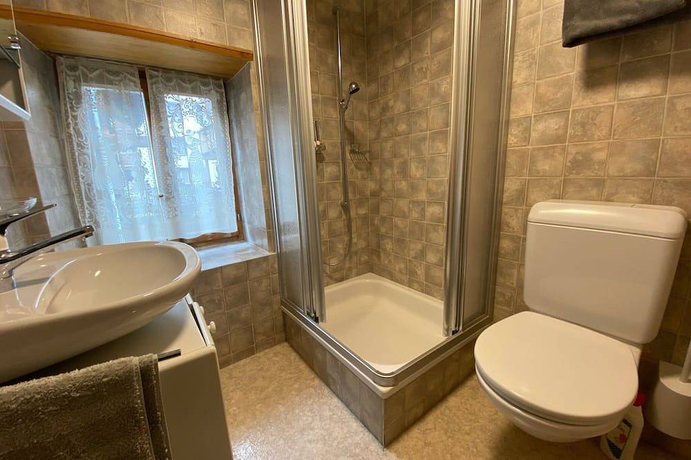 Ganze Wohnung, Sonnige 2.5 Zimmer Duplex-Ferienwohnung im Lötschental. in Wiler, Brig - Goms & Umgebung