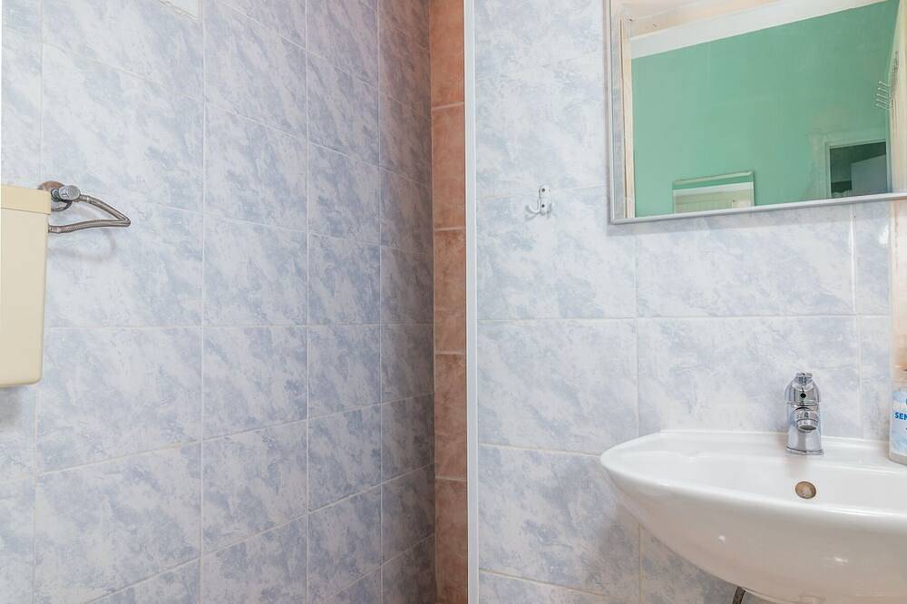 Ganze Wohnung, 2-Zimmer-Ferienwohnung mit Pool Cancini, Porec in Kukci, Porec und Umgebung