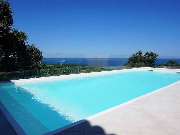 Villa pour 8 personnes, avec terrasse et piscine à Sari-Solenzara