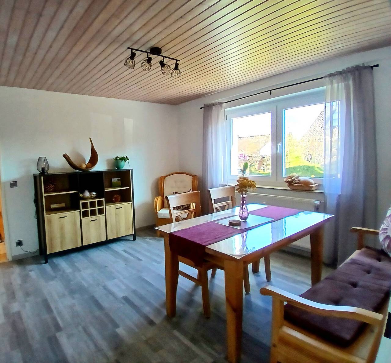 Ganze Wohnung, Ferienwohnung 'Flora' mit Privatterrasse und Wi-Fi in Stockach, Landkreis Konstanz