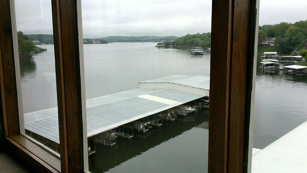 Ganze Wohnung, Million Dollar View - Hauptkanal - Indian Pointe Condo 17mm in Osage Beach, Lake of the Ozarks