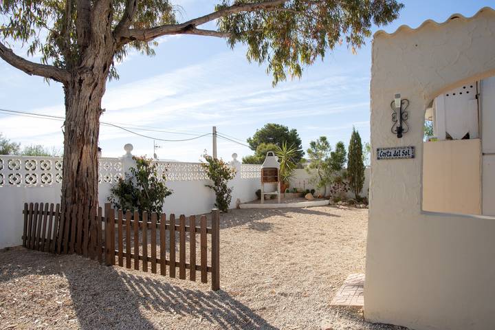 Caravana 'Mobilhome Mit Garten Und Pool' con piscina compartida, Wi-Fi y aire acondicionado in Muchamiel, Provincia de Alicante