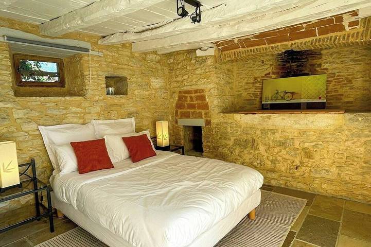 Location de vacances pour 8 personnes, avec piscine ainsi que jardin et balcon à Gindou - 4