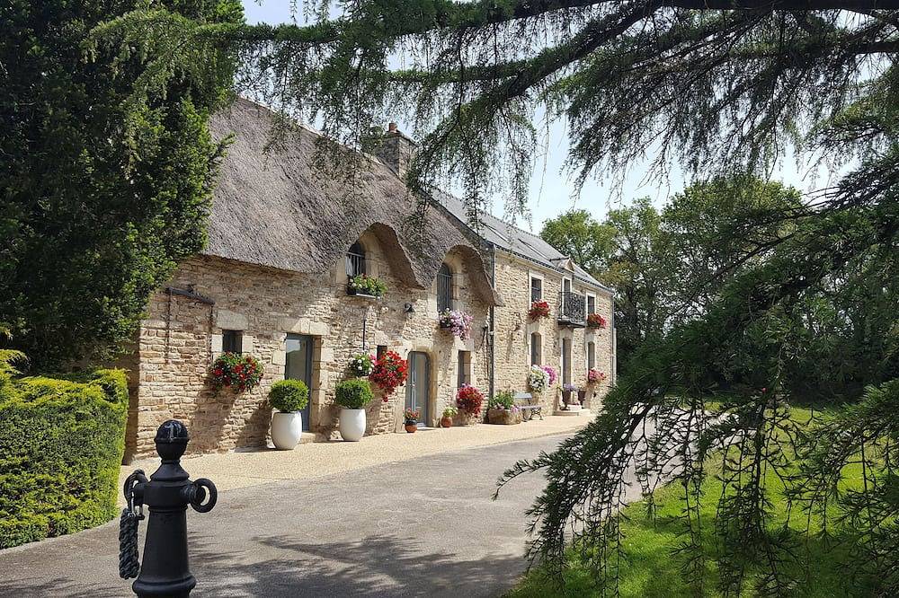 Exceptional setting in the heart of nature, private pool, sauna! in Brandivy, Vannes und Umgebung