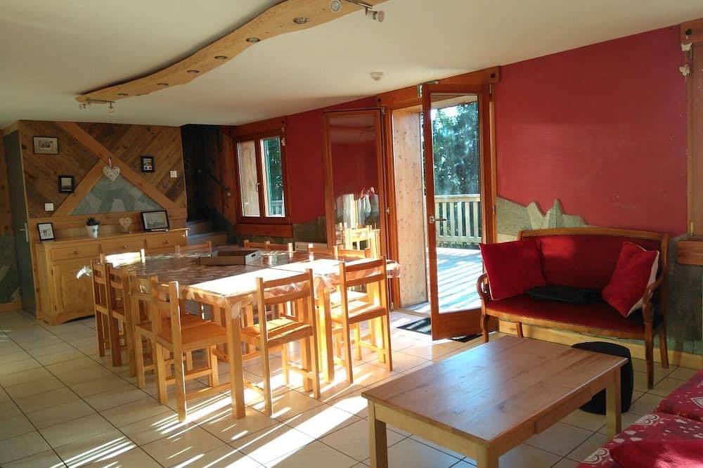 Chalet 16 pers gelegen op de top van de Ballon d'Alasce in de buurt van de receptie in Saint-Maurice-sur-Moselle, Épinal en omgeving