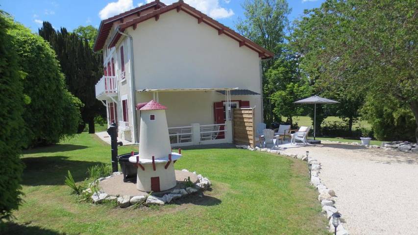 Maison de vacances pour 8 personnes, avec vue et jardin, animaux acceptés à Issigeac