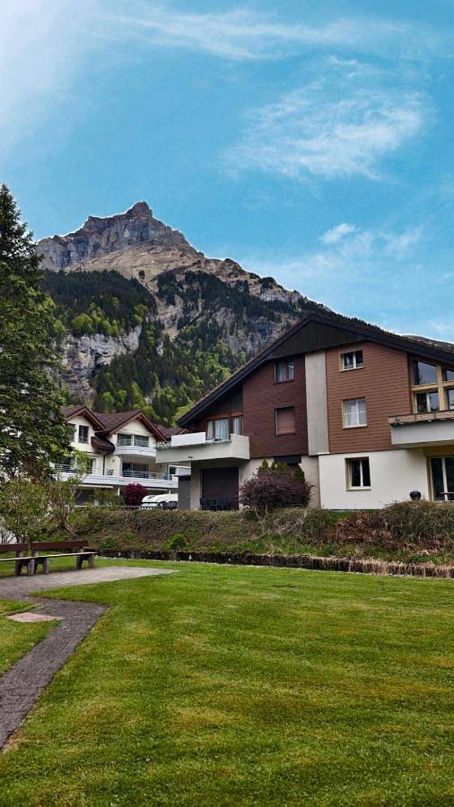 Ferienhaus für 10 Personen, mit Balkon und Terrasse sowie Ausblick in Obwalden