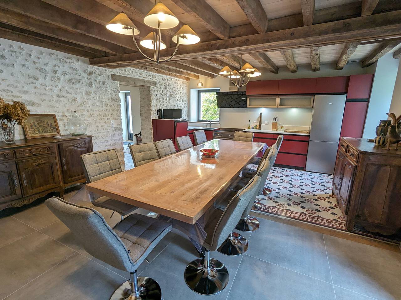 Maison familiale avec piscine privée chauffée, près de Pithiviers et Fontainebleau, à 1h30 de Paris in Aulnay-la-Rivière, Région de Pithiviers