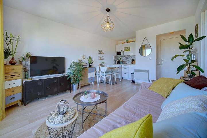 Gîte pour 3 personnes, avec jardin ainsi que piscine et vue dans Golfe-Juan - 4