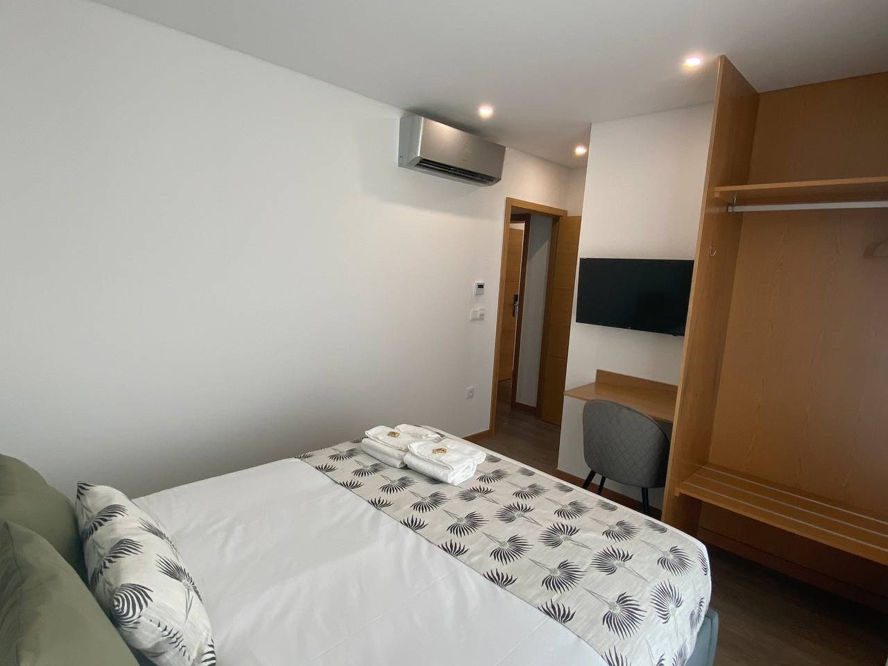 Camera 'Quarto 1' con giardino condiviso, Wi-Fi e aria condizionata in Braga, Distretto de Braga