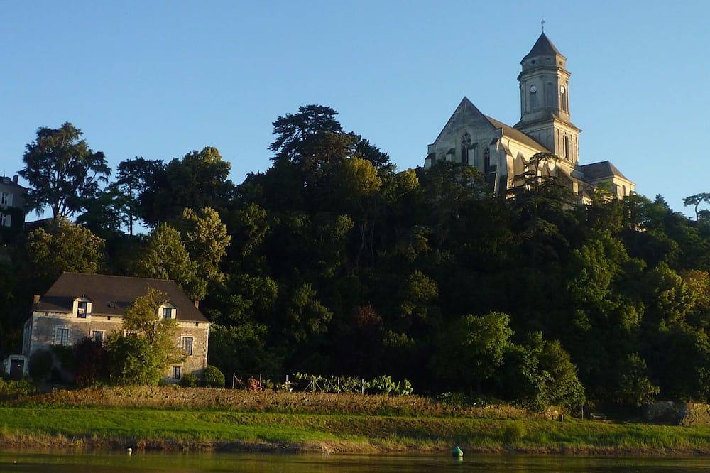 La \"Maison Tranquille\", pour famille et amis, sur la Loire, coeur village. in Saint-Florent-le-Vieil, Région de Cholet