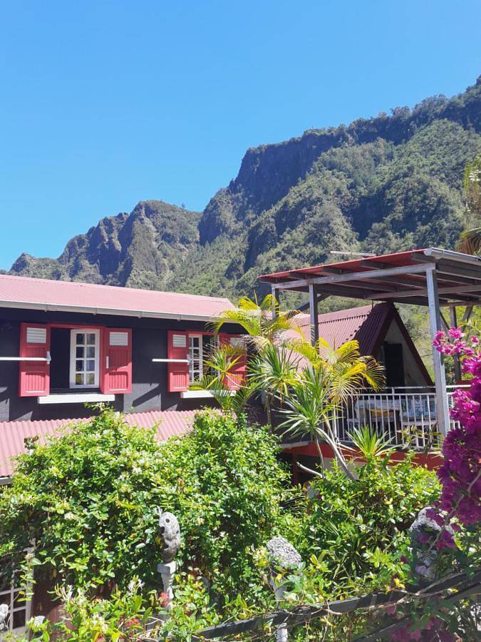 Gîte pour 6 personnes, avec sauna ainsi que vue et jardin dans Palmiste Rouge