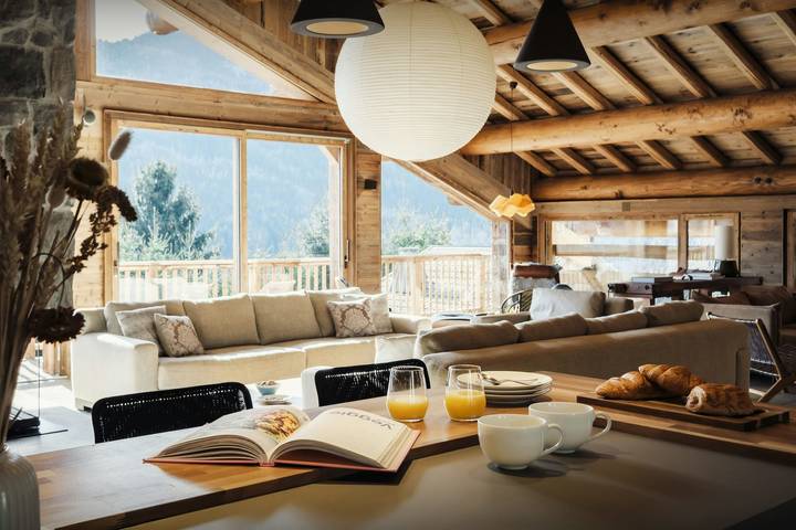 Chalet pour 14 personnes, avec jardin et sauna ainsi que piscine et jacuzzi, adapté aux familles à Saint-Jean-de-Sixt