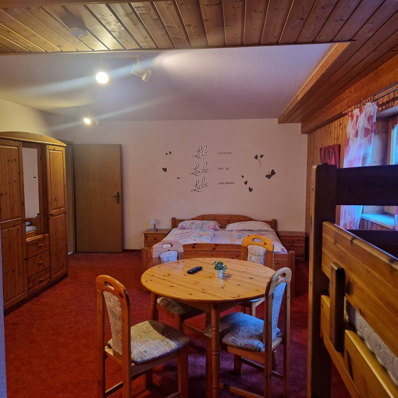 Mehrbettzimmer mit Dusche und Wc mit Wlan in Sipplingen, Region Bodensee-Oberschwaben