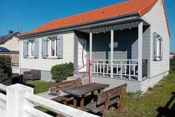 Gîte pour 6 personnes, avec jardin dans Saint-Martin de Bréhal