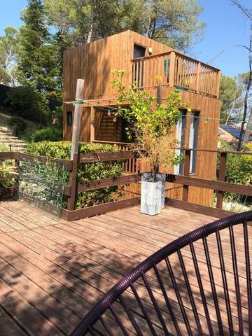 Gîte pour 2 personnes, avec vue ainsi que terrasse et jardin à Saint-Clément-de-Rivière