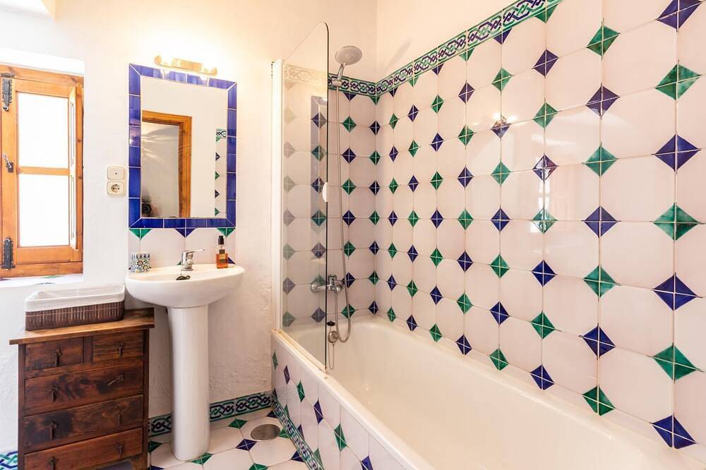 Molino de aceite reconvertido con piscina privada in Melegís, El Valle