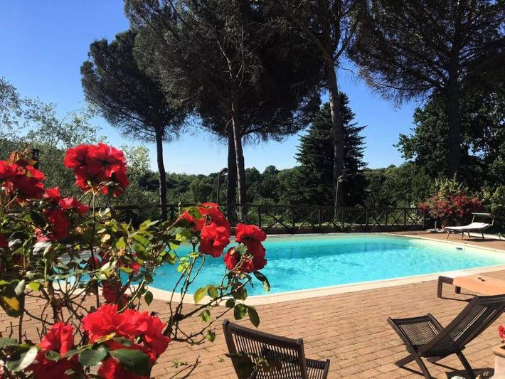 Villa per 17 persone, con giardino e piscina sul Lago di Bracciano