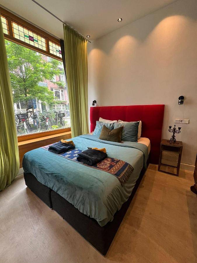 BnB für 2 Personen, mit Ausblick in Amsterdam