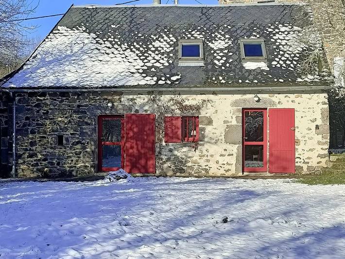 Gîte pour 4 personnes, avec jardin à Saint-Pierre-Roche